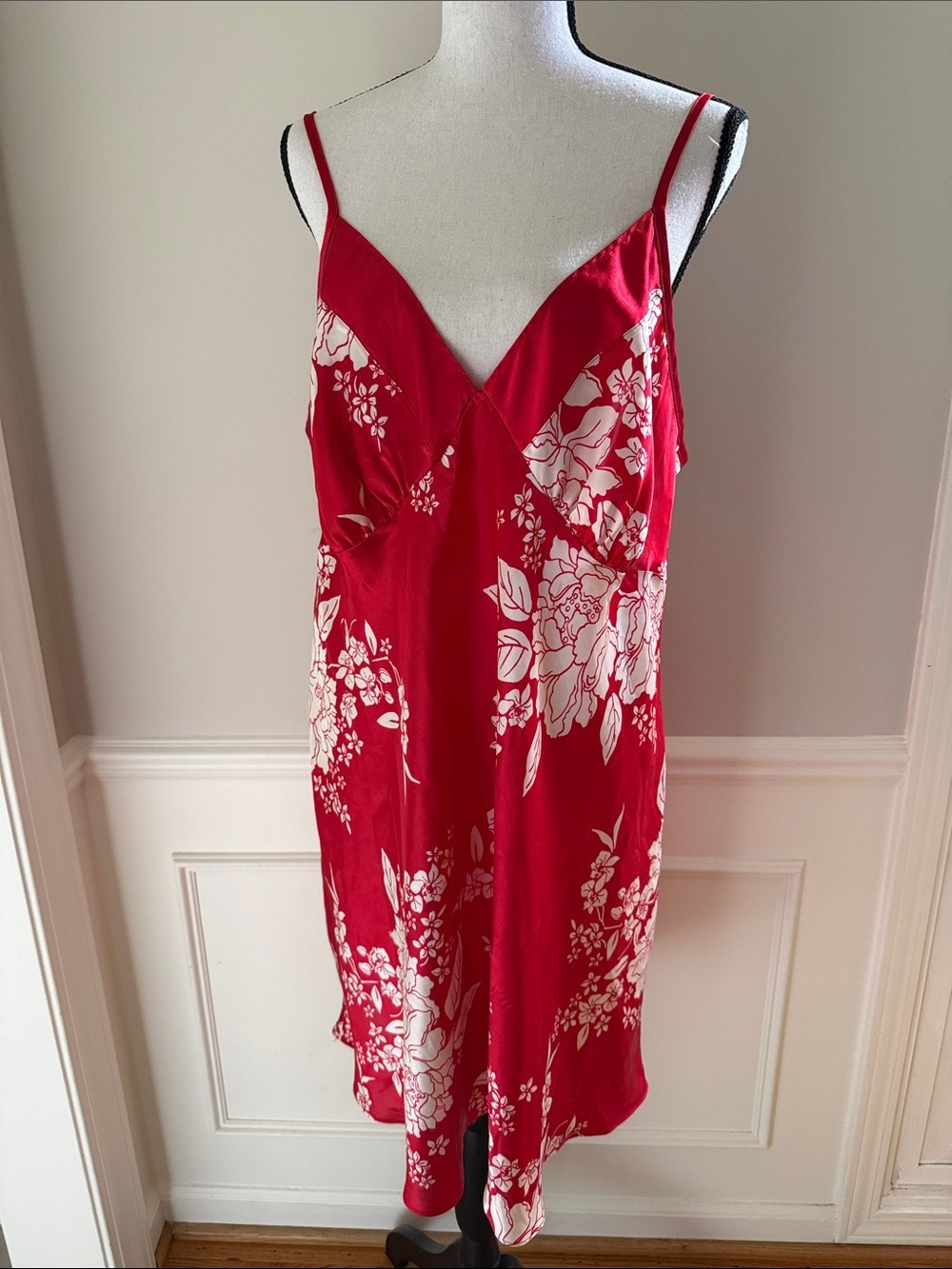 Cacique Red Floral Satin Chemise Nightgown Plus Size 18/20 Adjustable Straps
